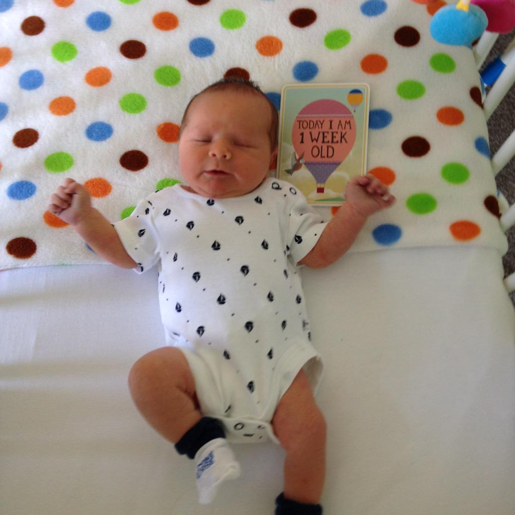 jorice90's tweet photo. 1 week old today - time is flying 💙@ang08davies @peskyzombies http://t.co/khofq5FW4A