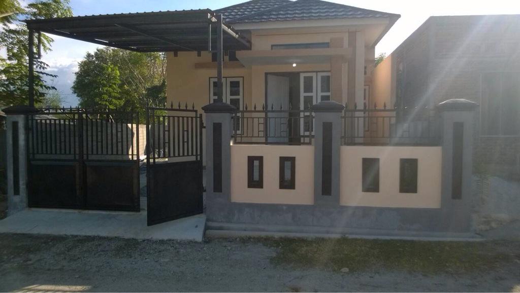 TemanProperty's tweet photo. Orange residence @dupa palu timur tipe 65/139 harga 300 jt.bonus Pagar,kanopi dan taman hub: 081342012650 http://t.co/C6vPeA2XqZ