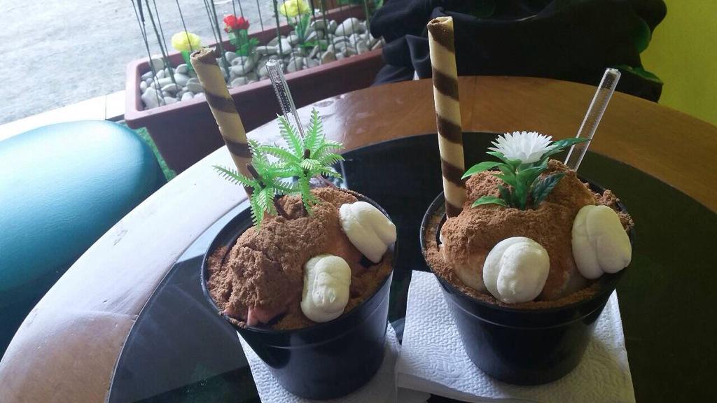 putrivitaa's tweet photo. Kekinian🍧🙊😎😋👌 http://t.co/FNzP5fjHUW