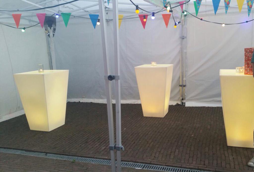 SjoerdHeijnen's tweet photo. Mede dankzij @AccuraatVerhuur een geslaagd verjaardagsfeest! #partytenten #statafels #koelkast #haspel #sfeerlichten http://t.co/uW9ce3hBsq