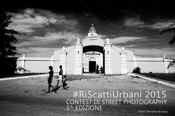 AzarMc's tweet photo. "D'una città non godi le 7 o le 77 meraviglie, ma ..."  http://t.co/fSFvY7uy13 #RiscattiUrbani feat. #ScrittureBrevi http://t.co/RVmytPqCuc