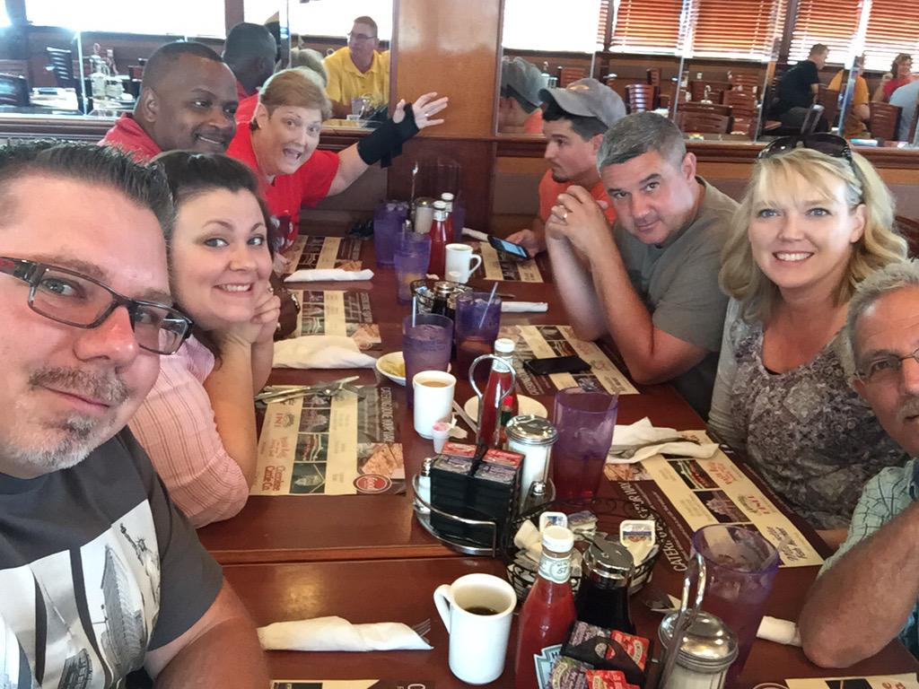 jparch75's tweet photo. #d338 having breakfast at the Marietta Diner. @JasonLaForte http://t.co/02yd3ywZxb