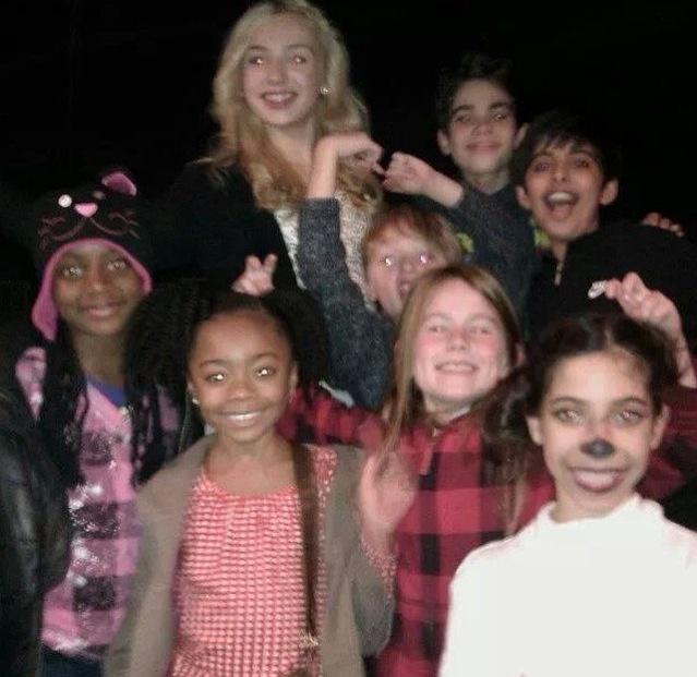 fanEnriqueIgl's tweet photo. Massive throwback to season 1!! @PeytonList @TheKaranBrar @skaijackson @kevinchamberlin @DebbyRyan http://t.co/bkxqxQ8VrM