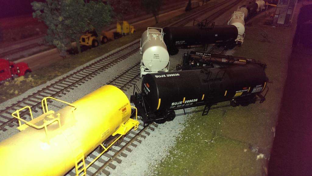 UPRR97's tweet photo. Derailed the damn thing http://t.co/lWx5MfVYrr