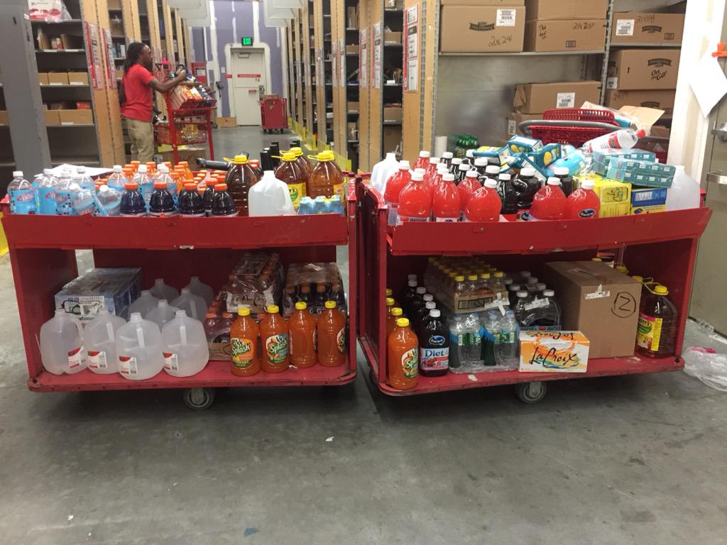 jeffkrug12's tweet photo. T2141 empty locations #inthestoreONthefloor #G493fullfloors 
@vickiberth @neilstrongTGT http://t.co/ecLil2tTur
