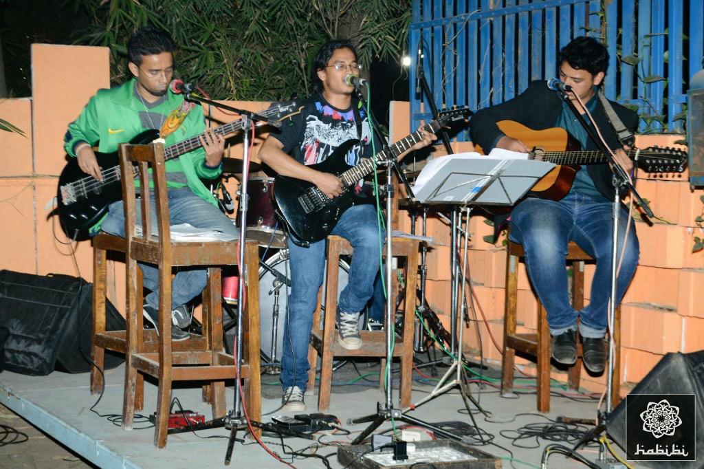 Habibipune's tweet photo. We are getting ready ;let's have an evening of cocktails ,mezzes and sufi music #nu edge live at 8.30 onwards http://t.co/WkpPxcUL5S