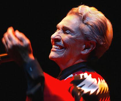 LaSierra3's tweet photo. "@EfemerideDelDia: #UnDiaComoHoy de 2012 muere Chavela Vargas, concluye una época. http://t.co/T63adrhG0b"@TAOSIERRAM #LaMama