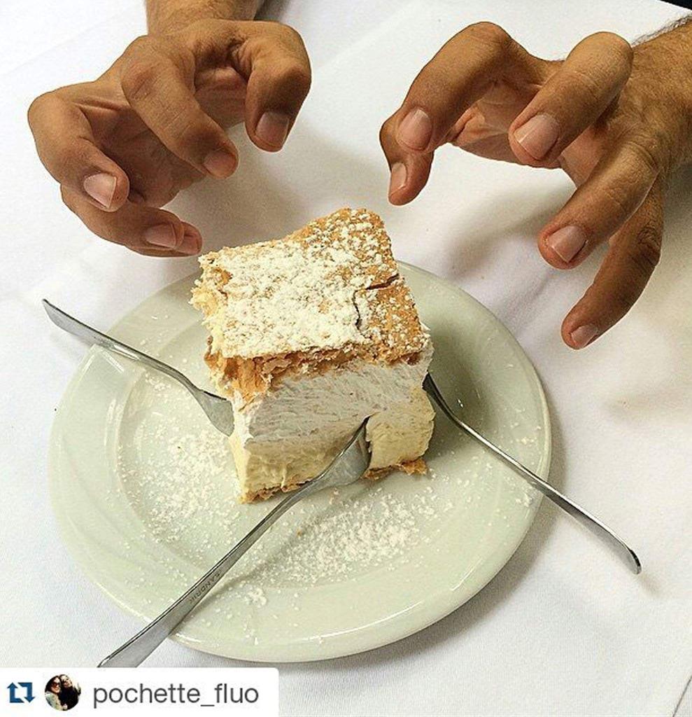 lovac_restoran's tweet photo. Zgrabite provereno najbolju krempitu u gradu! - #Titovakrempita sa Bleda!! #LovacrestoranBeograd http://t.co/tg6RbLOJAU