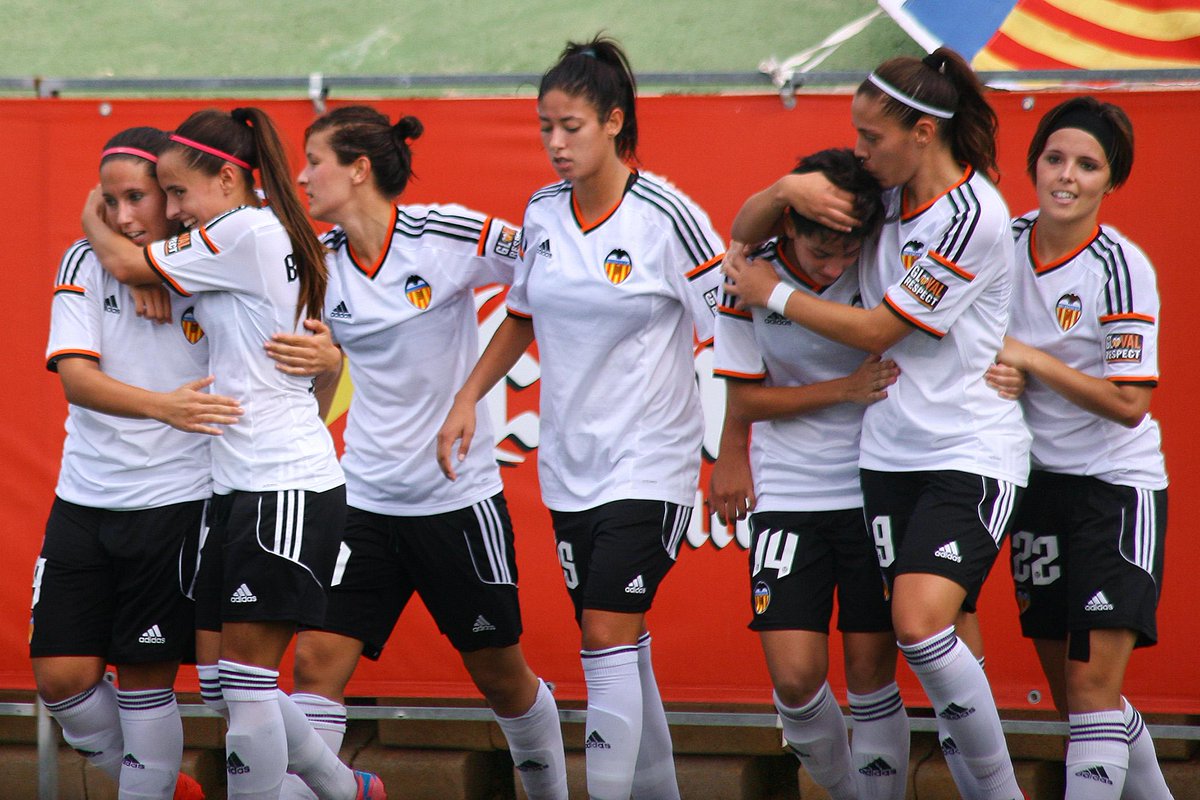 ALCALAINOS's tweet photo. Damos la bienvenida al @valenciacf femenino a #AlcaládelaSelva #sienteteruel. Del 5 al 8 estarán con nosotros http://t.co/xjmiIMaKrg