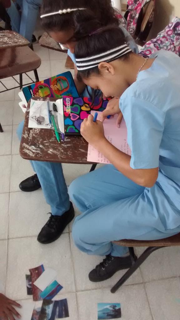 jamendozad's tweet photo. Redefiniendo y replanteando las clases de #Geografía usando TIC CC @SemMonteria @IEJuanXXIII http://t.co/RxUEYWfqci