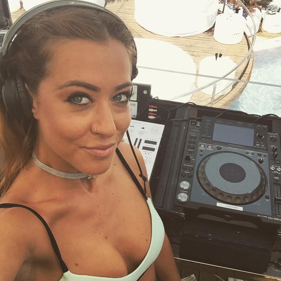 Chloethebody's tweet photo. Had an amazing time this weekend.. Got to DJ for @chrisbrown at a random little after party at @Sisuvip! 👌🏼👌🏼 http://t.co/ifJYrPGqLz
