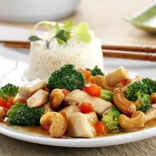 darcy_hoff's tweet photo. Fisher cashews &amp; chicken make for a quick and easy stir fry! #SPON #NUTthusiast  - http://t.co/e7uNU5pKML http://t.co/rvmBvJaYdW