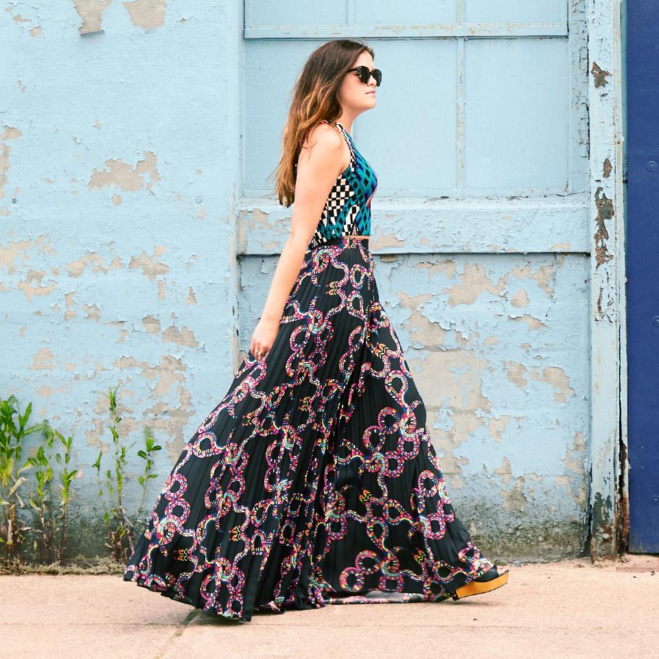 FashionProjct's tweet photo. Today's #marahoffman collection is totally #swoon worthy: http://t.co/2XGWVPuEcC #artstart #charity #fashion #shop http://t.co/UfHXm7rLXh