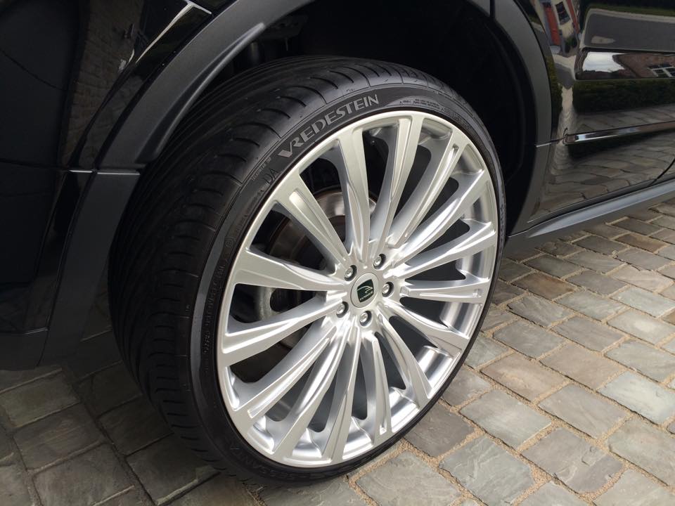 #TyreOfTheDay is the Vredestein Ultrac Sessanta. Remarkable sporty for those with an eye for detail.