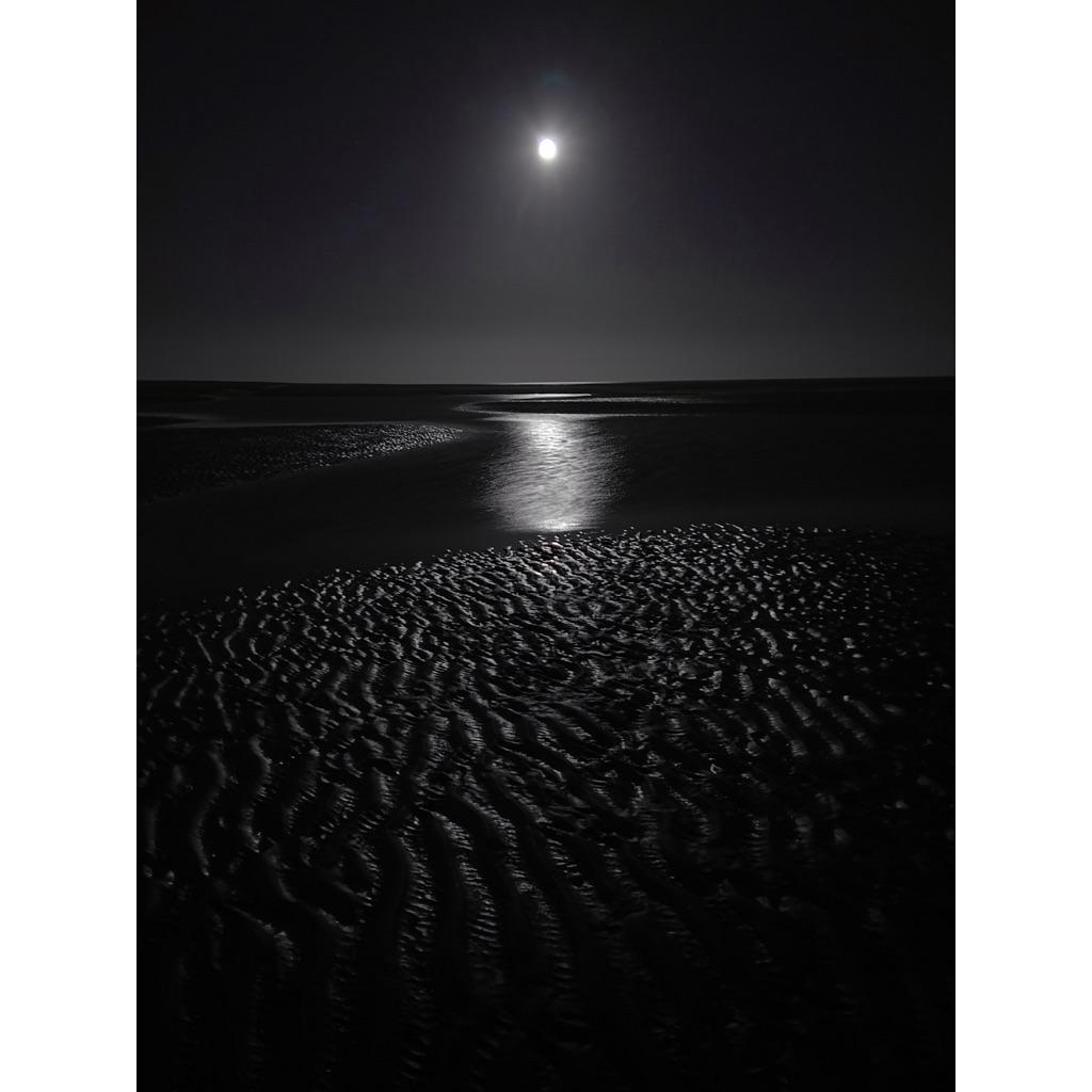 luisonrh's tweet photo. Luna azul en #Ayamonte Night mode new #HuaweiP8 #CreateWithP8 #MakeItPossible #EnciendeTuCreatividad @HuaweiES http://t.co/yp4uC6csom