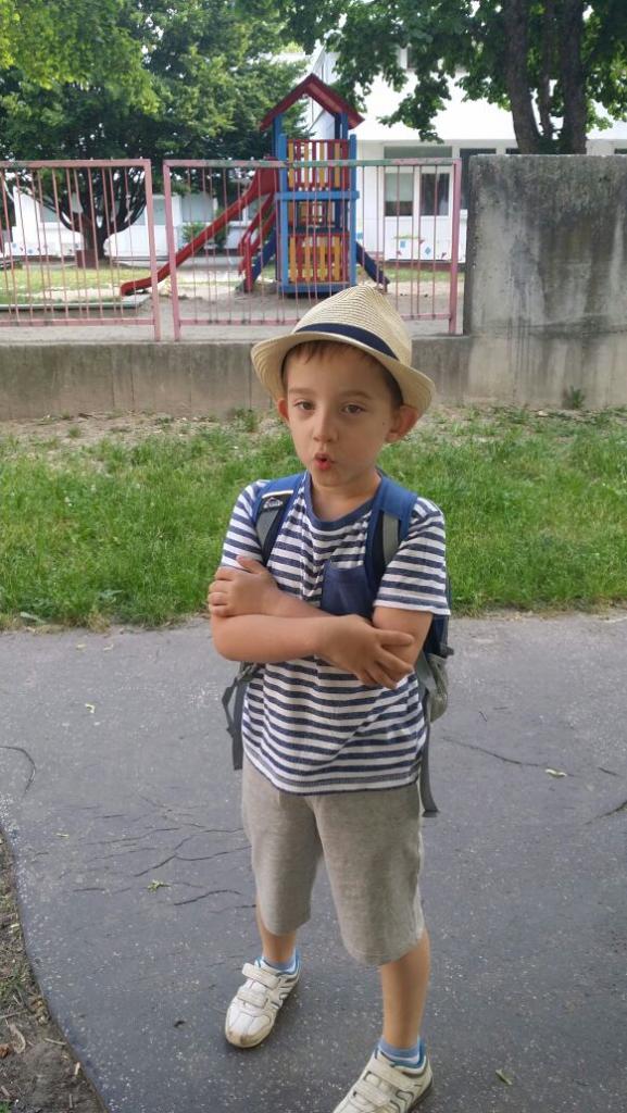 GamblingHurts's tweet image. This is my son Samko, I am 1000 miles apart from him because of my #gambling #addiction. #FOBTs tear apart families.