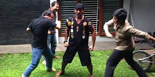 Ati ne melu diklat militer RT @DikaaFeb_ broski, carane ben ku kuwwwaaat dari sakittt atii gimanaaaa?