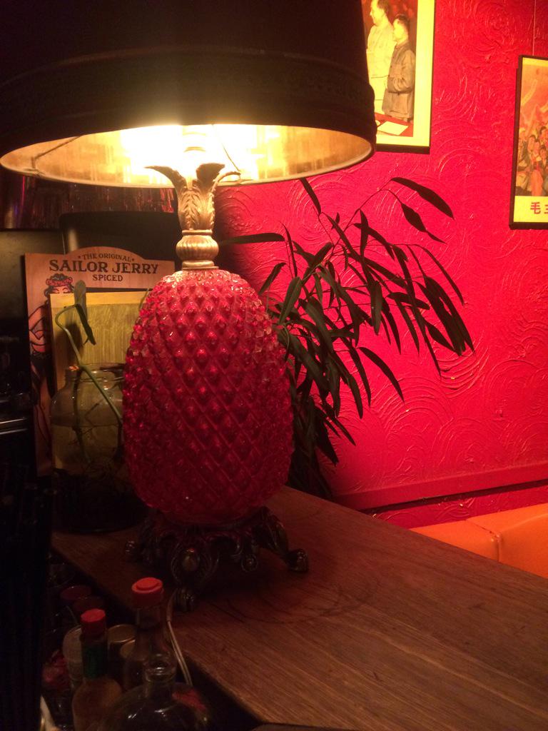 Yes! This is a red pineapple lamp!! 😱👌👌🙌🙏👋