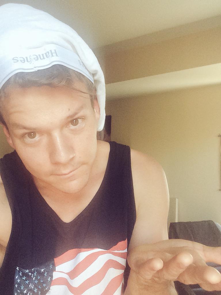 tylerwardmusic's tweet photo. momma always wanted me to wear clean underwear  #nationalunderwearday http://t.co/qoQQLowbqc