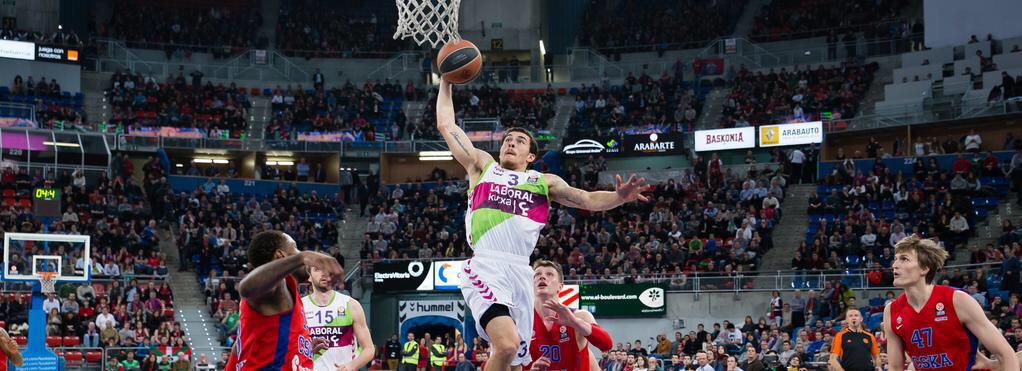 LamarMBB's tweet image. Throwback @LamarMBB Mike James @TheNatural_05 with a Nasty finish on the break! 😳😳😳 🙈🙈🙈 youtube.com/embed/PISGoL7U…