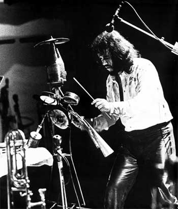 5 de agosto de 1941, Happy Birthday 
Airto Moreira. 
(Weather Report) 