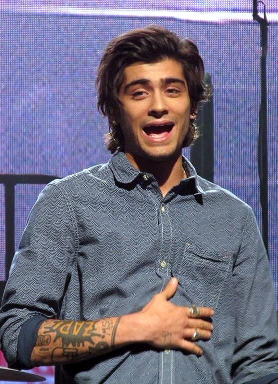️️ (@zaynfaces) on Twitter photo 