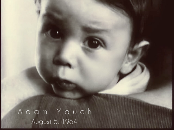 Happy Birthday Adam Yauch (Beastie Boys),nacido un dia como hoy de  1964!  UN GENIO!!! 