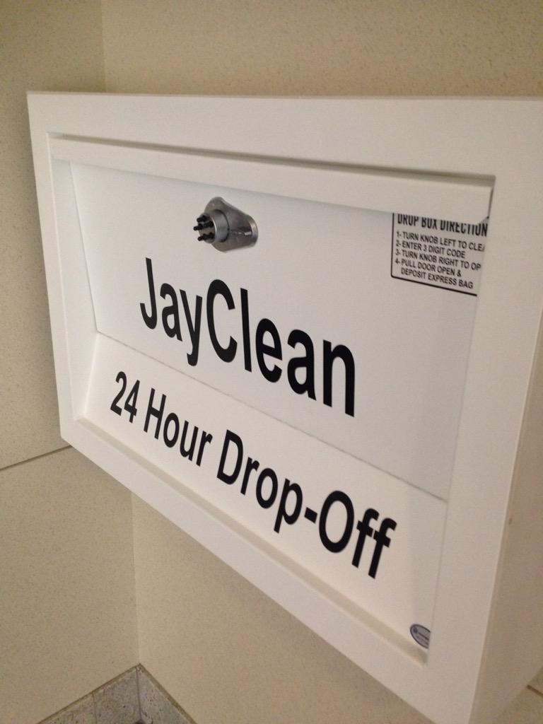 CreightonBiz's tweet photo. Something exciting is coming! Stay tuned for updates on our first student run business on campus! #jayclean http://t.co/Ca1H7TXgJe