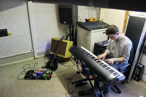 HumbarBand's tweet photo. Keyboard corner http://t.co/GLEczhiYEh