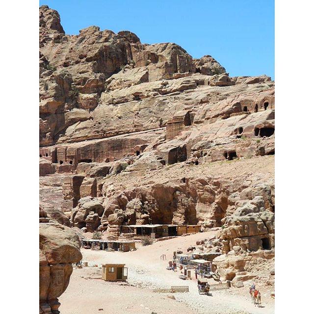 alexismalll's tweet photo. Jordania, Petra... #Petra #Jordania #MaravillasDelMundo #CNNJordan #Jordan http://t.co/RWHnAtWB83