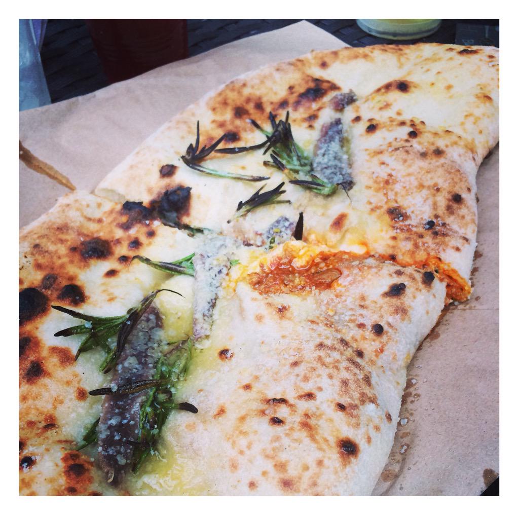 This is genius and tastes bloody amazing - lamb rogan rosh calzone <a href="/pizzapilgrims/">Pizza Pilgrims</a> <a href="/CinnamonKitchen/">Cinnamon Kitchen</a> #london #popup