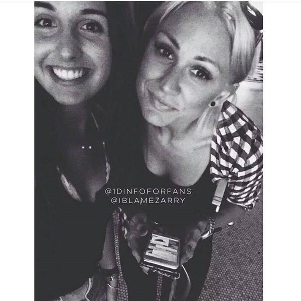 louteasdalear's tweet photo. Lou en Nueva york / Lou in New York #LTAO http://t.co/WW8tJsVcp1