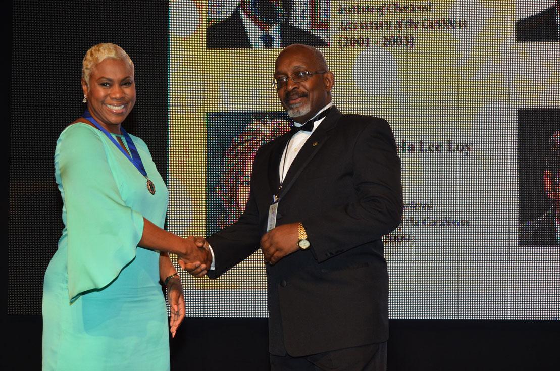 TheICAC's tweet photo. Outgoing ICAC President, Frank Myers, hands over the ICAC Presidential Badge to newly-elected President Jasmine Davis http://t.co/ZBXabSJ3Sz