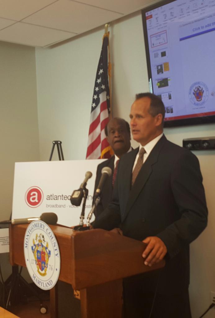 cableBROAD's tweet photo. @iproduceresultz w/ @MontgomeryCoMD Ike leggett brings Atlantech gigabit to SilverSpring #ultraGig #ultraMontgomery http://t.co/fwPbJwmr8H