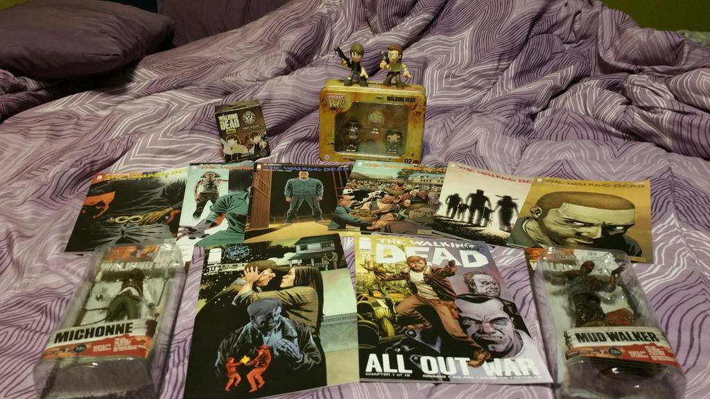 O_RodriguezIII's tweet photo. Just more to add to my #TWDCollection #TWDFamily #ILoveTheWalkingDead #TWD4ever #TWD #TheWalkingDead #TWD4Life http://t.co/CwgliCqUm5