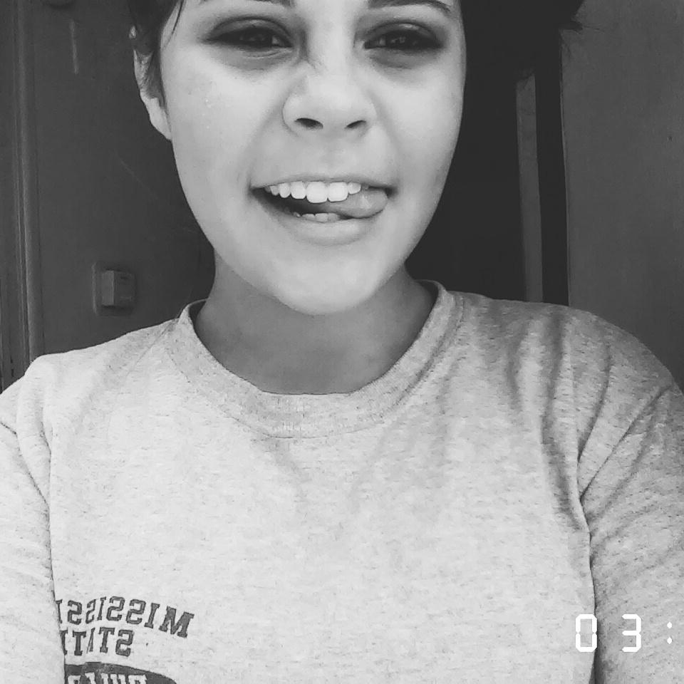 DevinsGotCake's tweet photo. hi, you're cute and im not but opposites attract 😏 @SEBTSB #selfieforseb http://t.co/5SnEsHzrjP