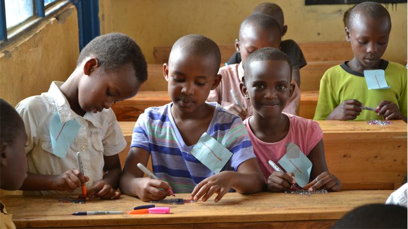 Rwanda Mission Team | Part 4 riverweststories.org/2015/08/05/rwa…