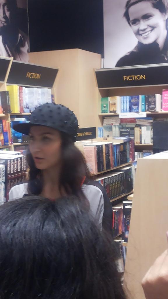 Break2Cinema's tweet photo. .@ElliAvram  spotted at the book launch by author @NamrataPurohit  @Elliavramfc1 @ElliAvaram @ElliAvram_Fans #b2c http://t.co/SwLI40iSWl