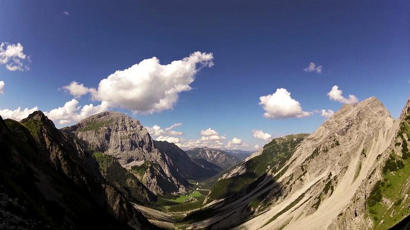 bikearea's tweet photo. #Karwendel Blick vom Übergang zw. Lamsenjochhütte und Westlichem Lamsenjoch ins #Falzthurntal bzw. hinab zur #Gramai http://t.co/8hvdBJtFuh