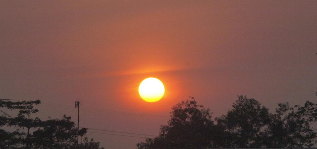 frantamanik's tweet photo. Somewhere in the morning, at Cikampek http://t.co/bXioMslBGZ