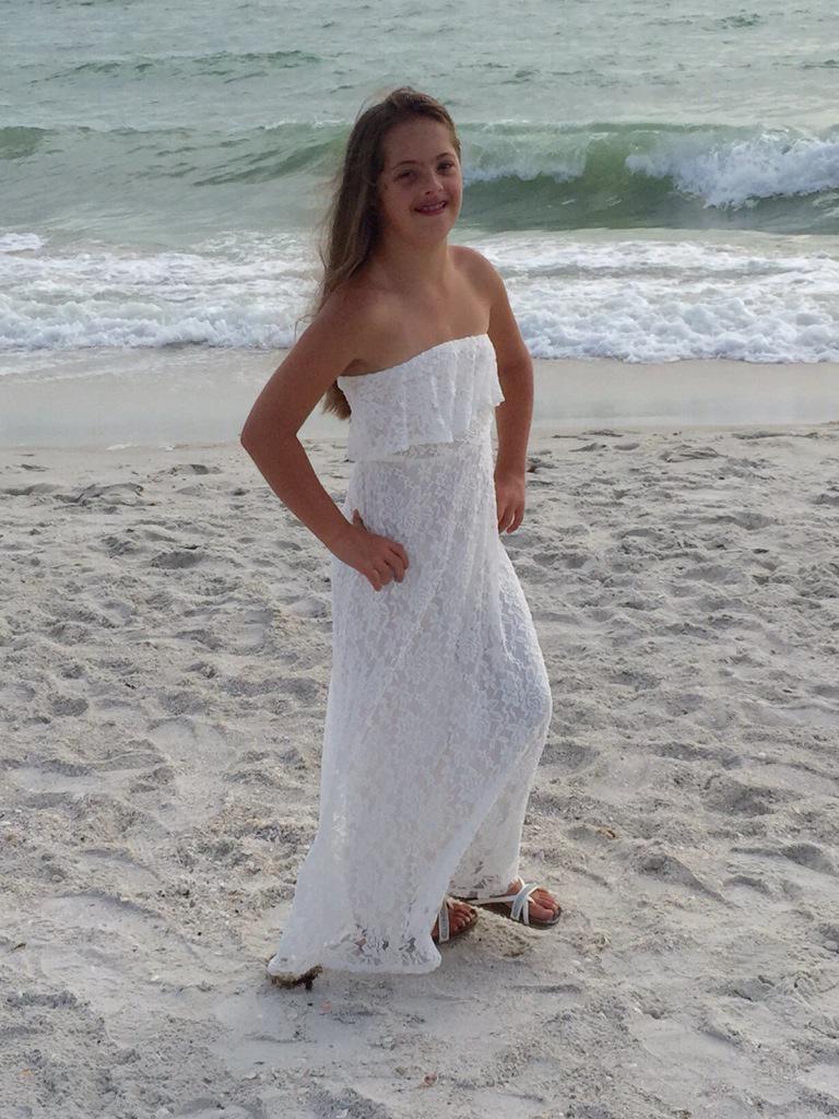 GoCharlotteAS's tweet photo. Prayer warriors, send up your prayers! One of our own, Brielle Mulroy is unconscious after many hours of seizures! 💜 http://t.co/wxbNnkds2o
