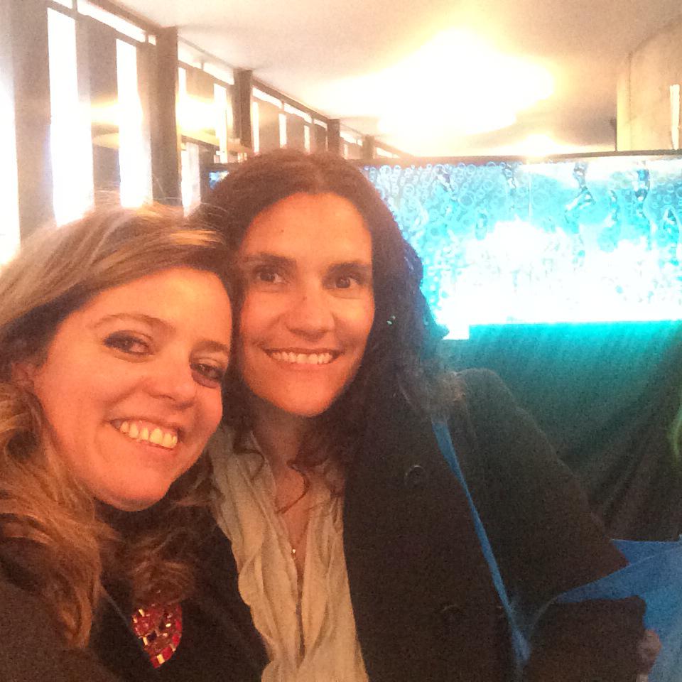 ChrisCRocha's tweet photo. @negritinia en #LEDtalks contando su experiencia de exitos e innovacion!@Philips_CL @PhilipsLight @XAbogabir http://t.co/8Y6BrXCZGh