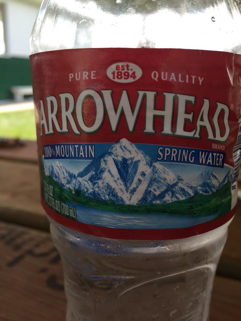 DillonKarst's tweet photo. There is an arrowhead on the arrowhead mountain. Never noticed this before. http://t.co/Vx4nBkzdQ5