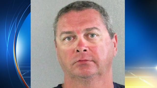 School child psychologist arrested on child pornography charges in South Florida bit.ly/1hjKuMq http://t.co/GgLRYGZG2q