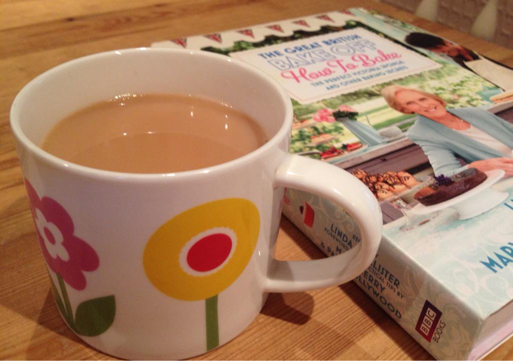 Settling down with a cuppa, ready for Great British Bake Off! #gbbo <a href="/BritishBakeOff/">British Bake Off</a> #retro #cuppa