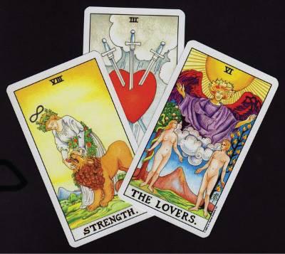 The_Oracle_Shop's tweet photo. Aug 10th @ 7pm is the beginning Tarot class call 513-444-4518 for details and sign up!! #tarot http://t.co/LVk5nE4ni8