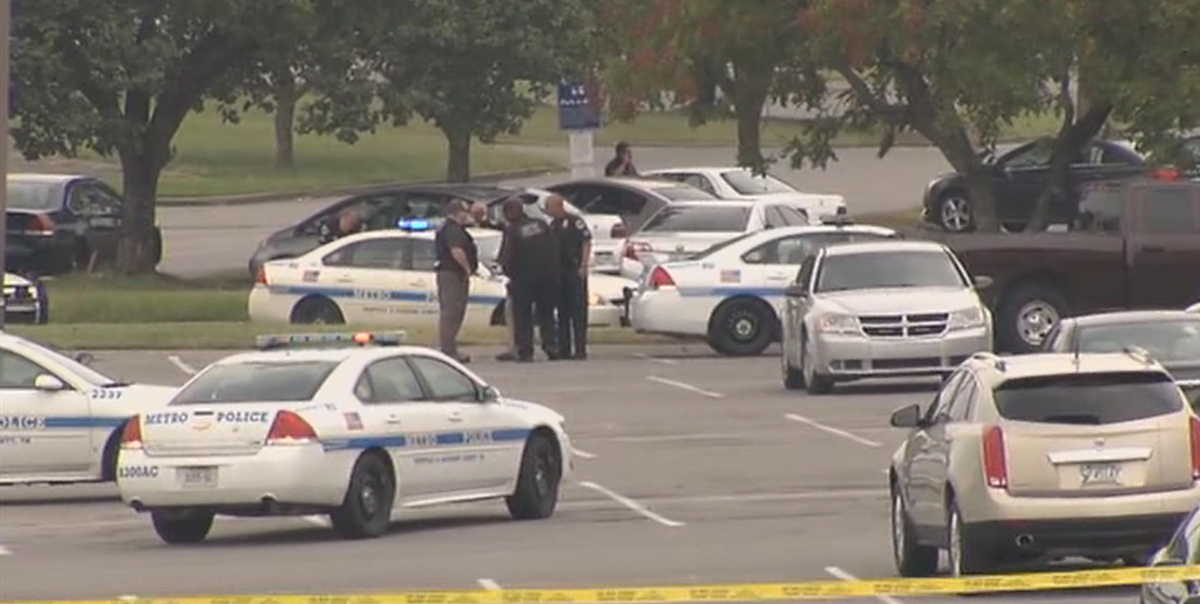 #UPDATE Suspect dead after officers respond to report of shots fired at Nashville-area theater bit.ly/1KRmP2r http://t.co/r7lJ8is5Bi