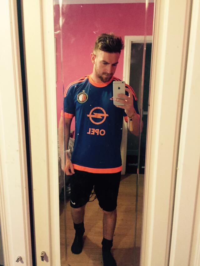 StephenMcFJr's tweet photo. I'll be representing the almighty Feyenoord tonight boys.. #firstgameback #shiteperformance @mikeysnee @Travers_x http://t.co/qUihZXe9hi