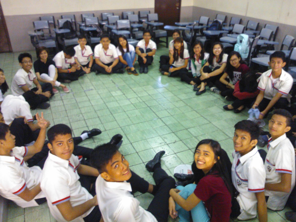 USTJPCS's tweet photo. Freshies from 1IT-H are also having their get to know activity!!! #ICSperience2015 #IICSFreshies YEY! @USTSITE http://t.co/GoKUL5NLVN