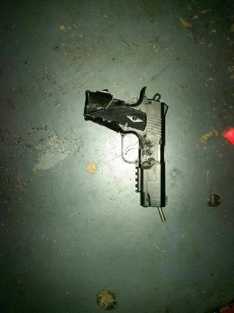 MNPDNashville's tweet photo. This is the gun the movie theater suspect had. Although it looks like a real firearm, it is an airsoft pistol. http://t.co/mixi9LGc9Y